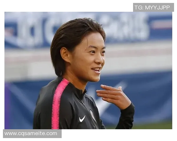 足球明星盛赞王霜展现中国女足风采与实力的辉煌时刻